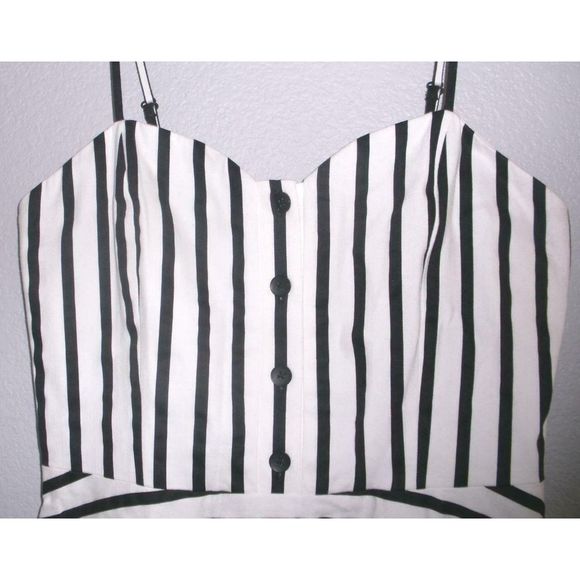 Alice + Olivia Nella Fit & Flare Stripe Dress 12 - Picture 6 of 11